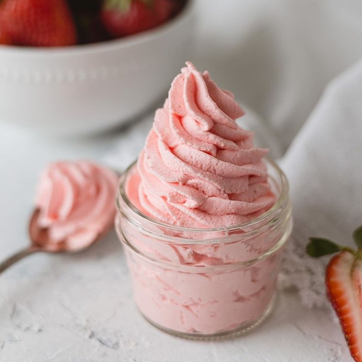 

[Whispers] Whipped Cream Bubuk Rasa Strawberry 250gr Whip Cream Topping Minuman Kue Whipped Cream