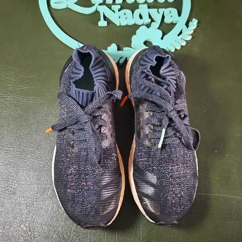 Preloved Adidas Ultra Boost Primeknit Sepatu Second Original size 37,5 insole 22cm