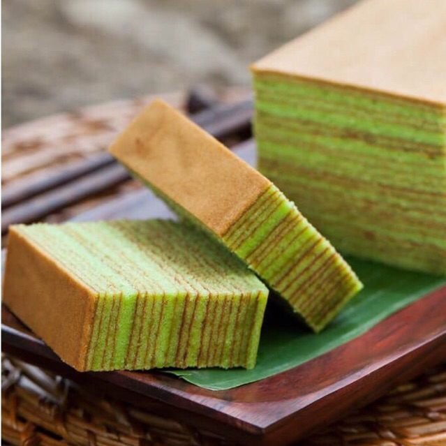 

LAPIS LEGIT PANDAN//KUE LAPIS PANDAN UJURAN 17x7 cm
