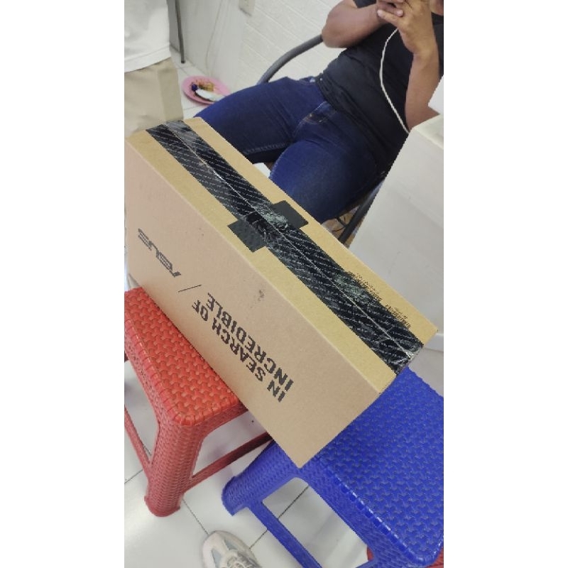 

HAMPERS KADO COWO