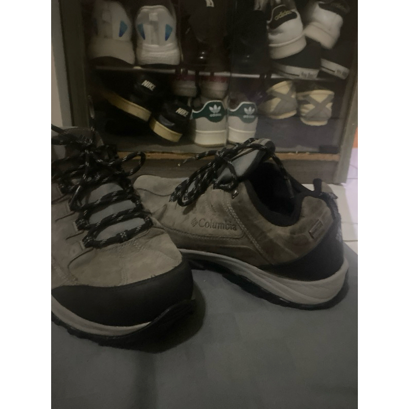 sepatu outdoor columbia preloved