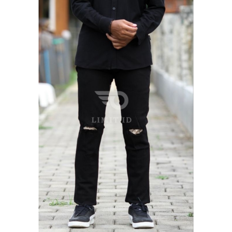Celana Jeans Pria Panjang Sobek Lutut Ripped Hitam Stretch