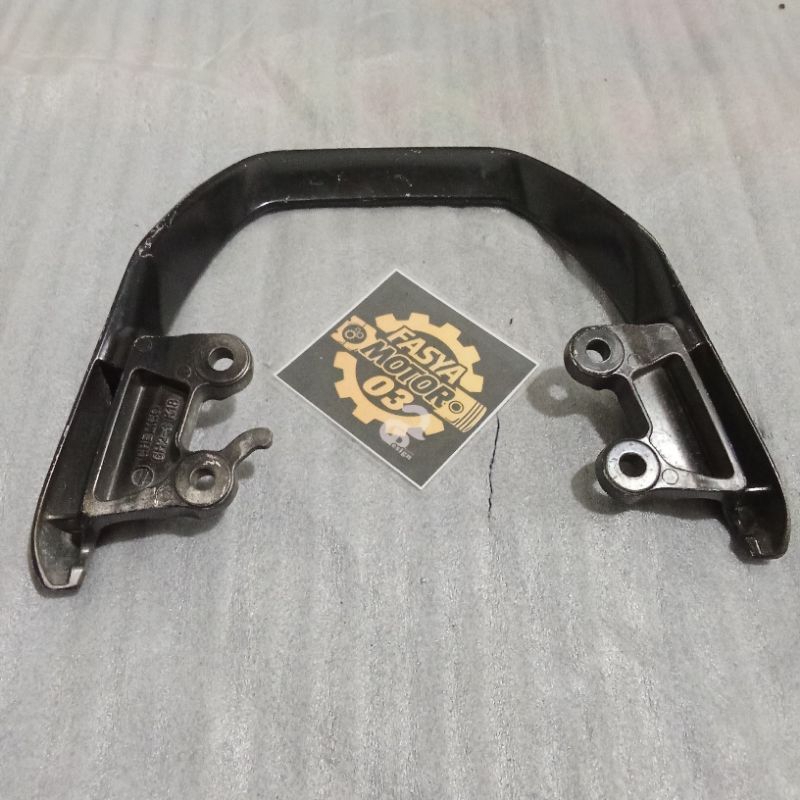 behel belakang Honda Verza