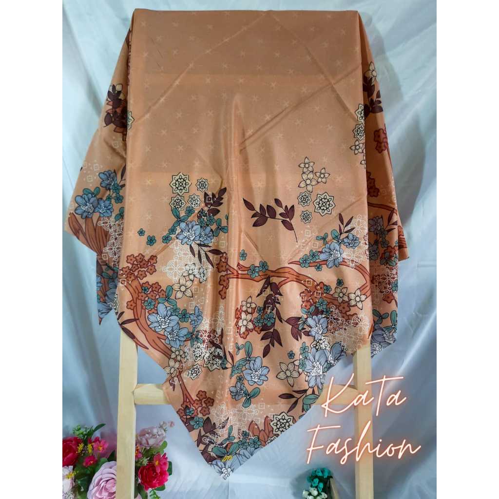 Hijab Segi Empat Voal Japan Motif Syari by Umama Metal Logo 130x130