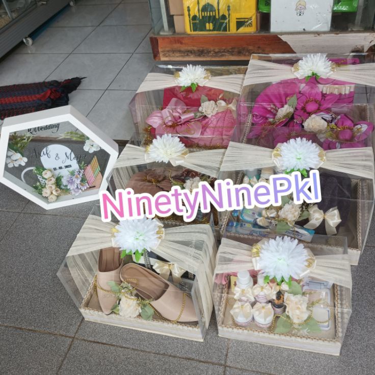 

Promo Keren BOX MIKA TILE ISI 4 KOTAK HANTARAN