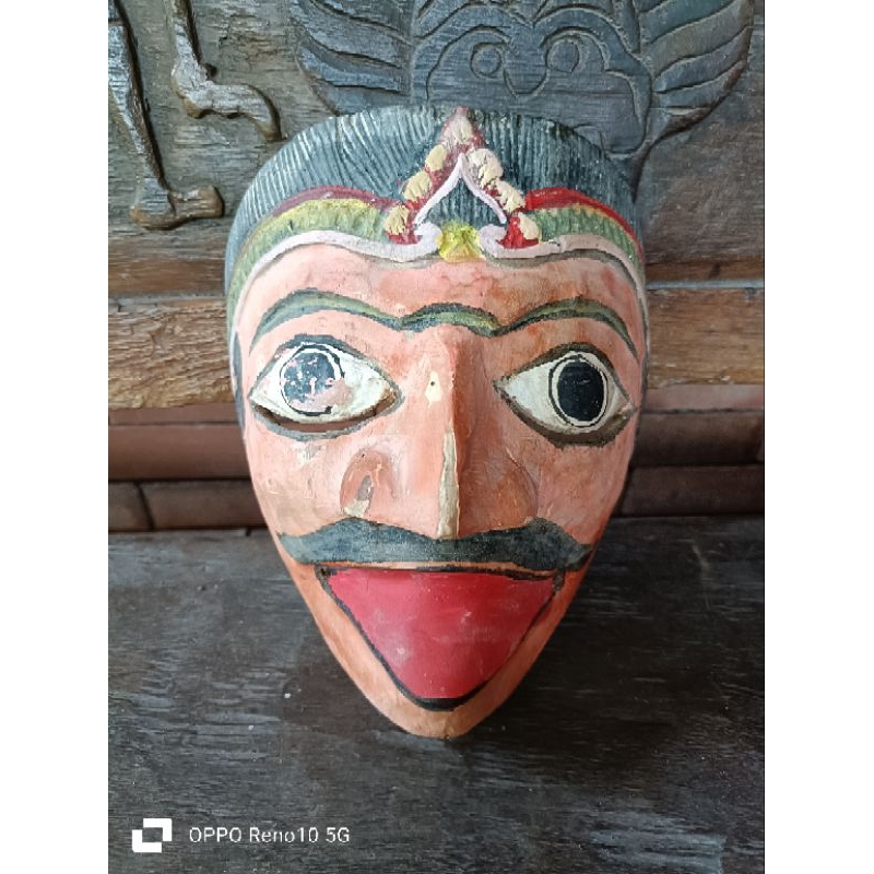 topeng kayu lawasan