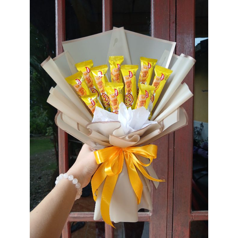 

BUKET SNACK AH ISI 10 (TERMASUK JASA PACKING BOX DAN PLASTIK)