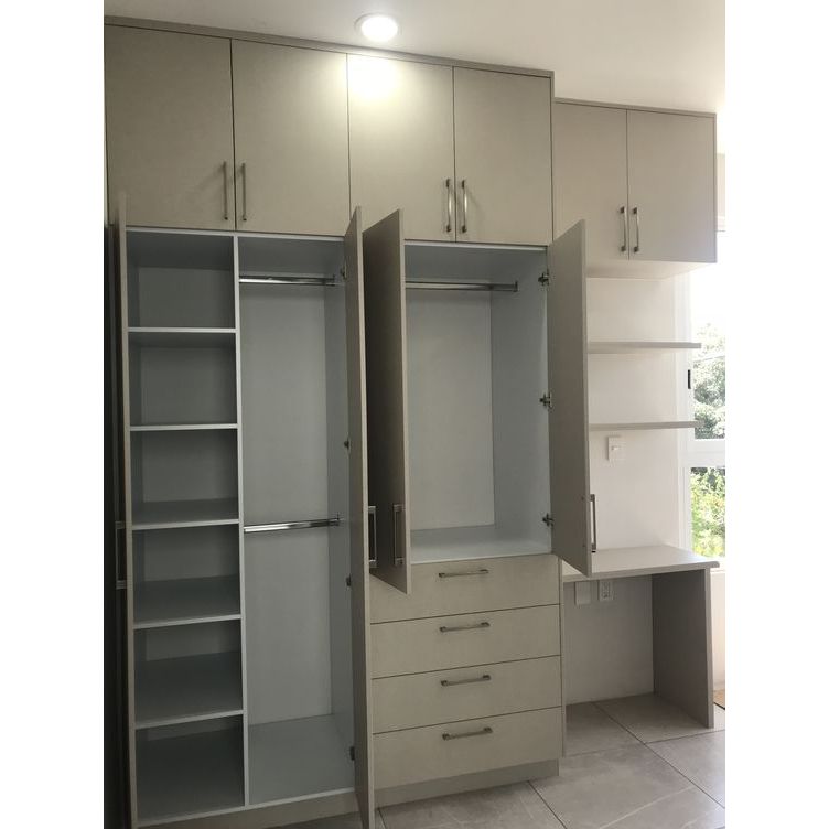 WALK IN CLOSET LEMARI PAKAIAN CUSTOM (PINTU SLIDING/SWING)