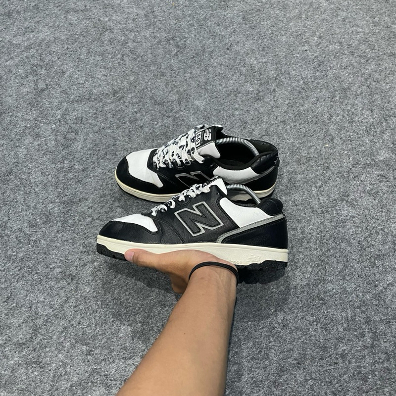 NB 501 Black & white