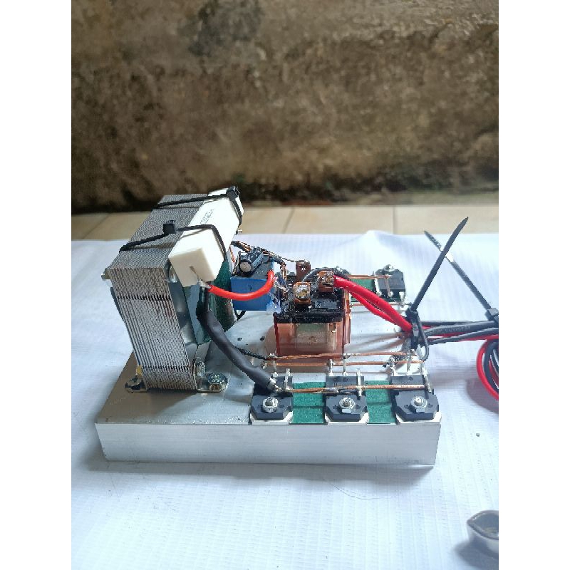 inverter PAC 6 transistor flip flop
