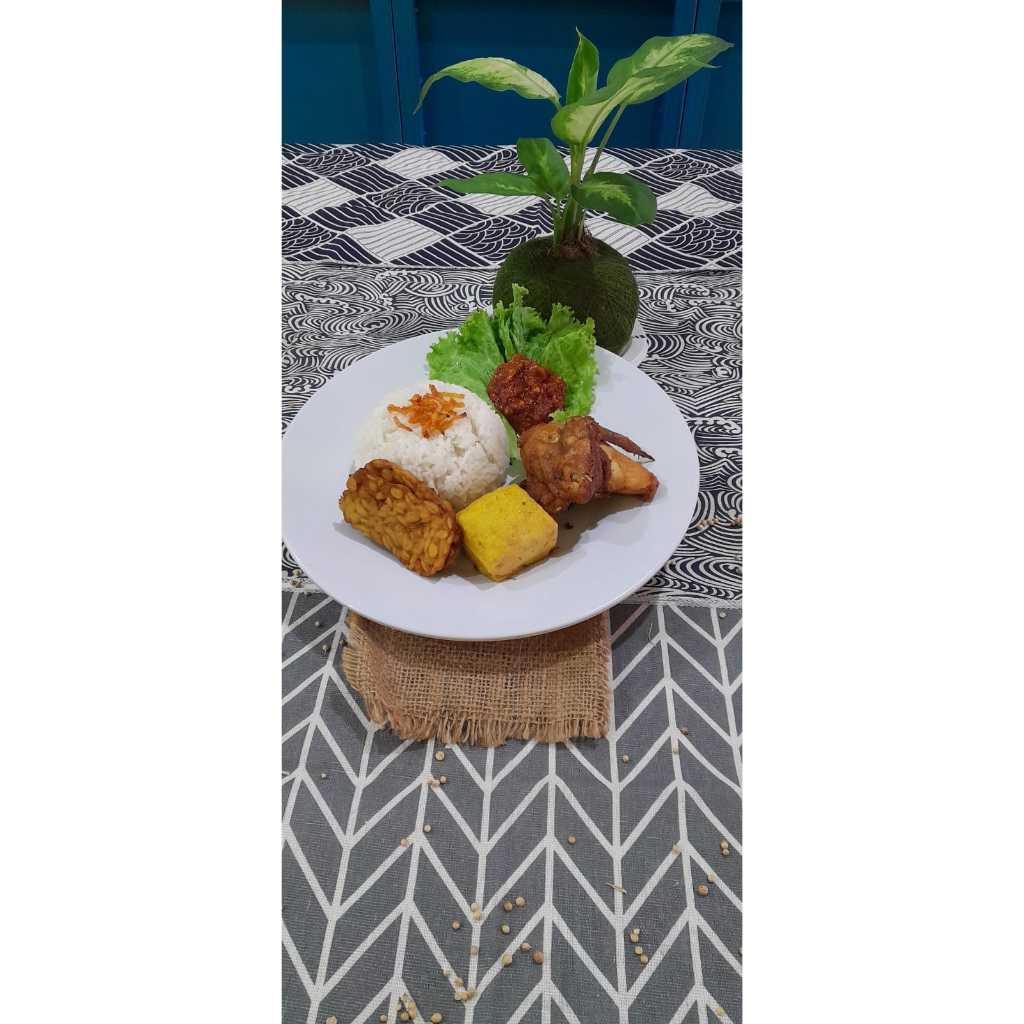 

Paket Ayam Goreng RePoeblik