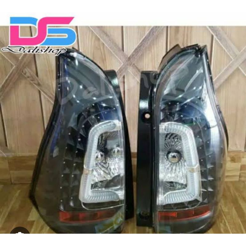 lampu Avanza belakang