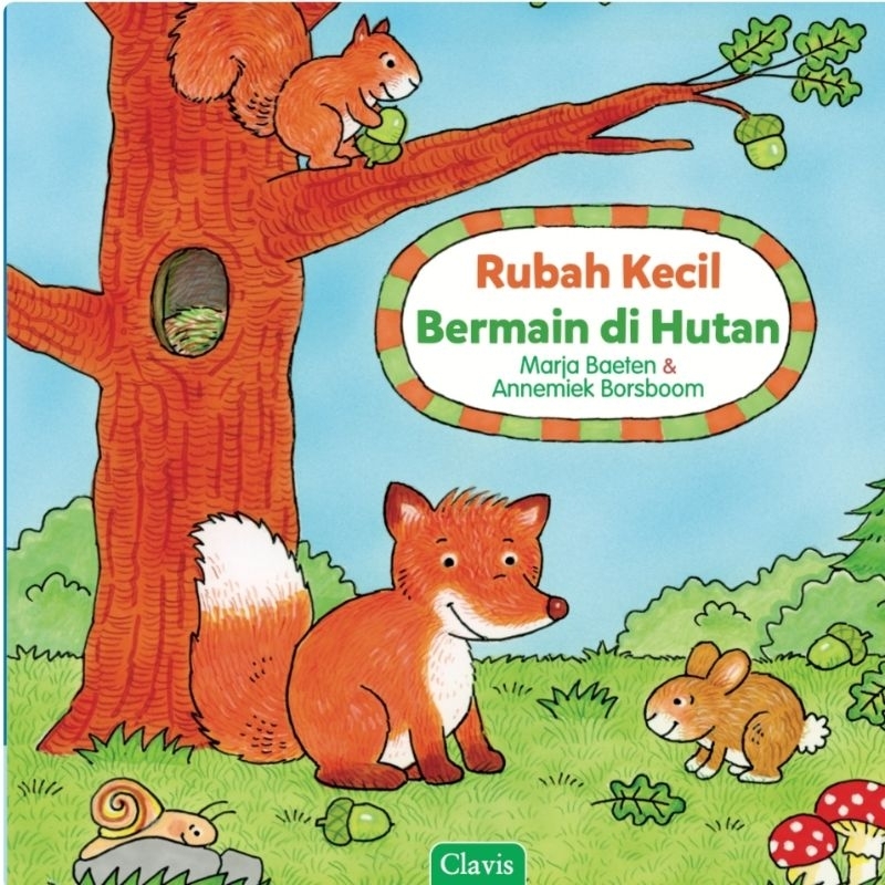 Preloved Clavis Rubah Kecil Bermain di Hutan