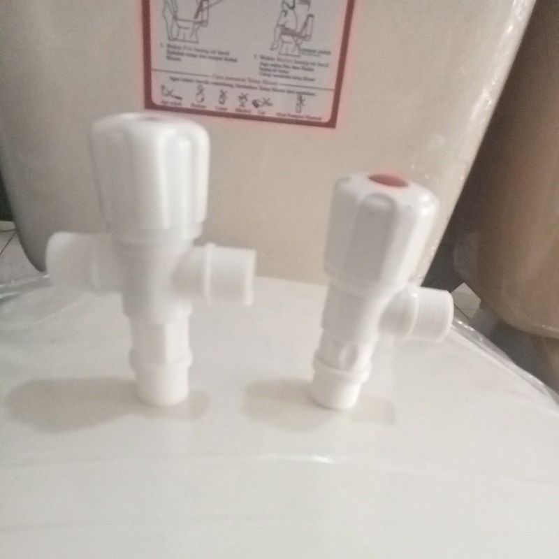 stop kran closet valpe toilet closet duduk