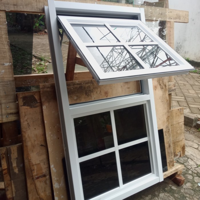 kusen jendela aluminium kombinasi kacamati uk. L. 60 x T. 80 ornamen include packing kayu