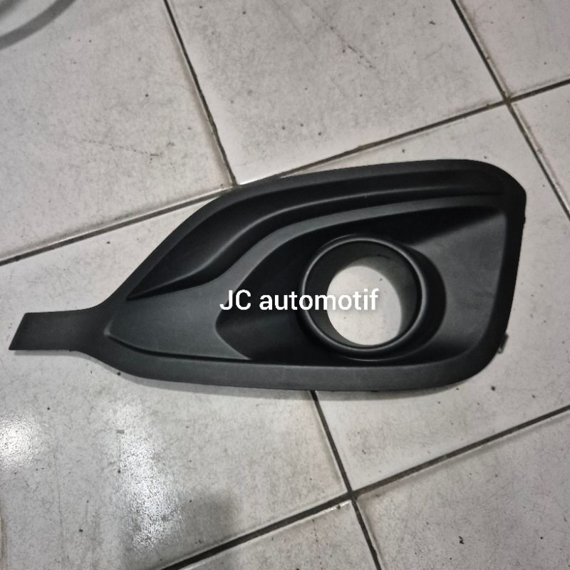 Cover tutup foglamp ertiga 2015 2016 2017