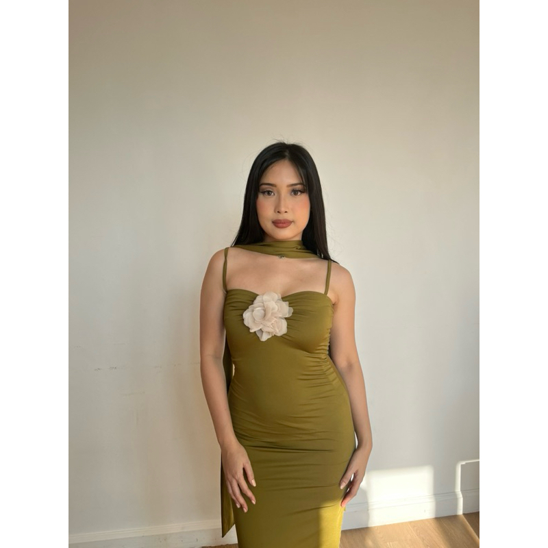 Kyle Dress Midi Dress with Rosette