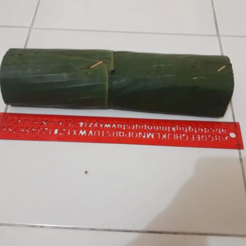 

tempe daun pisang jumbo dan sedang per pcs