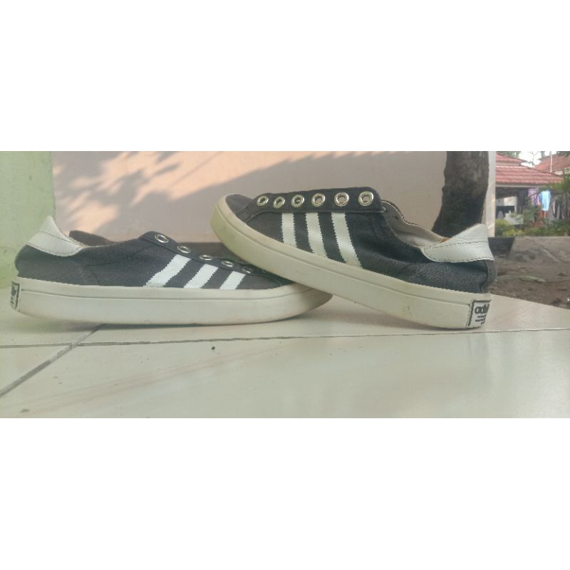 SEPATU SEKOLAH ADIDAS ORIGINAL