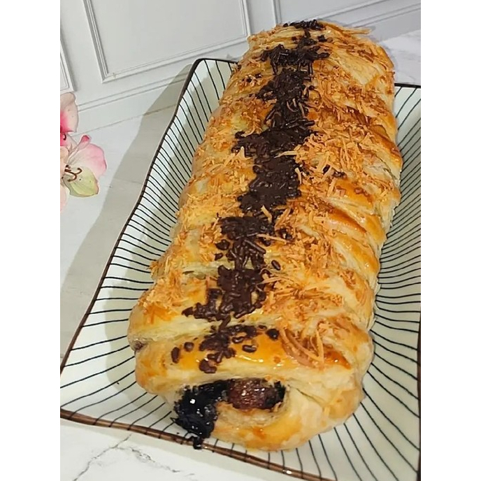 

Strudel Pisang Coklat Keju / Strudel Pisang Keju - Banana Strudel / Pisang Bolen