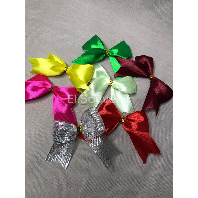 

Pita satin siap pakai/ pita satin ready/ Pita pernikahan/ pita souvenir harga 1 pack isi 100 pcs