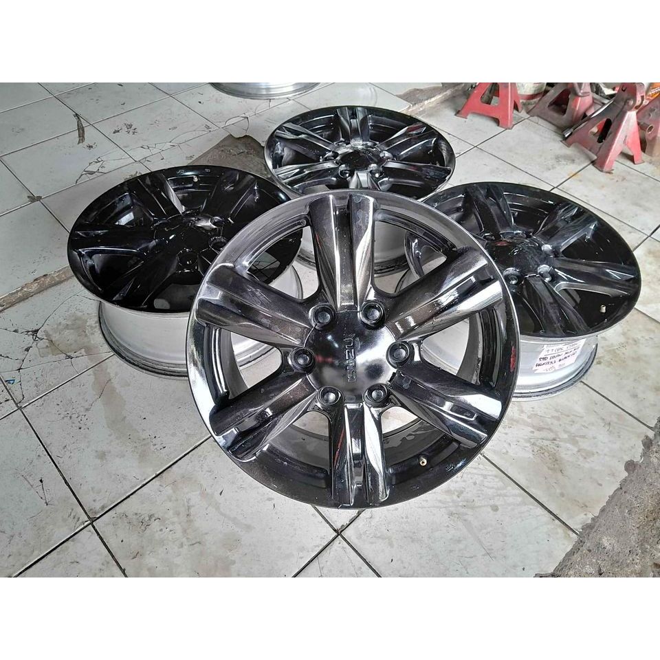 Velg Mobil Bekas Oem Izusu Mux R17 Lebar 7 6x139,7 Et 33 Black Panther