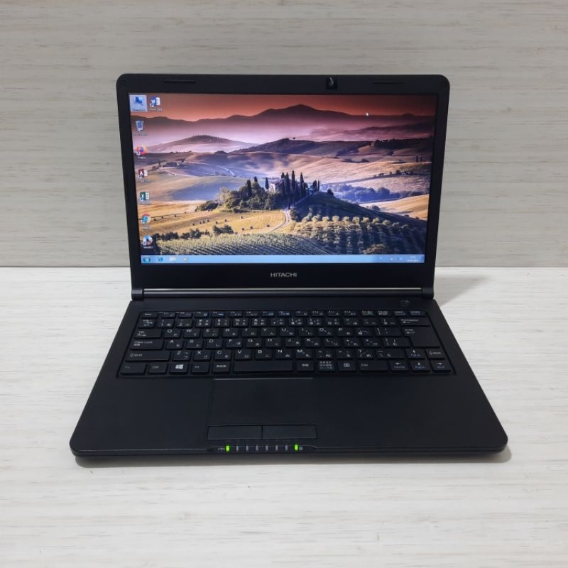 LAPTOP HITACHI FLORA Se210 AMD E1 APU 4GB SSD 120GB WEBCAM DISPLAY 13.3 INCH