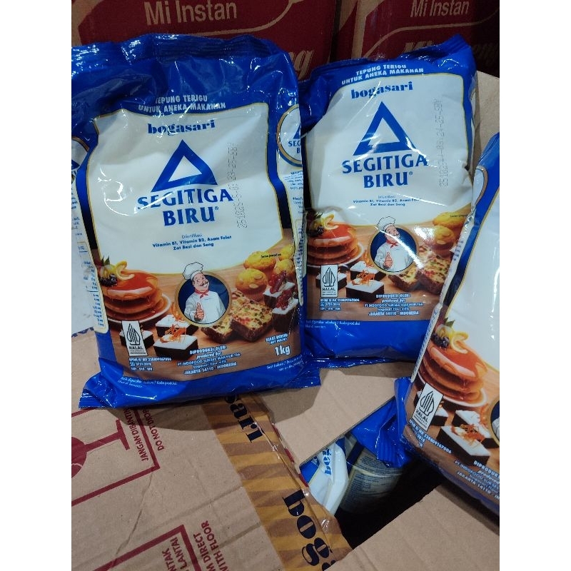 

TEPUNG SEGITIGA BIRU PREMIUM 1 KG