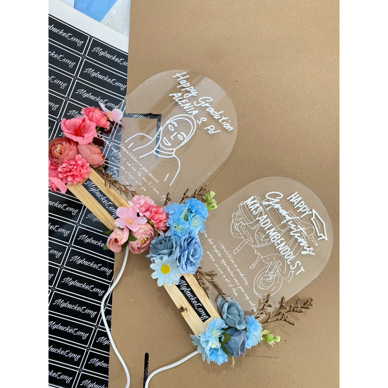 akrilik flower/ akrilik / kado wisuda / kado / buket wisuda / hadiah wisuda / wisuda / boneka wisuda