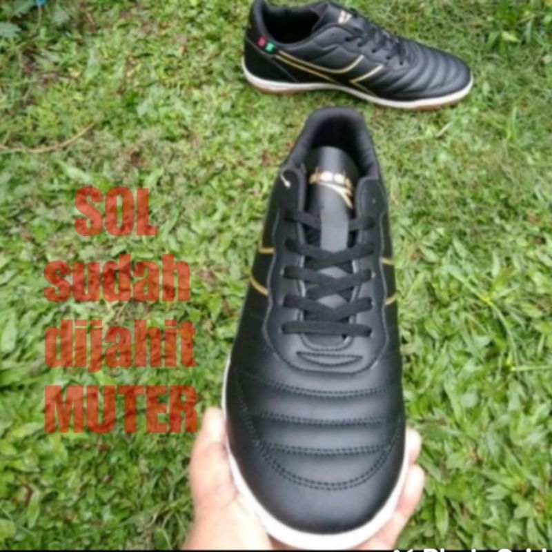 sepatu futsal sepatu bola futsal sepatu kulit sol sudah dijahit MUTER