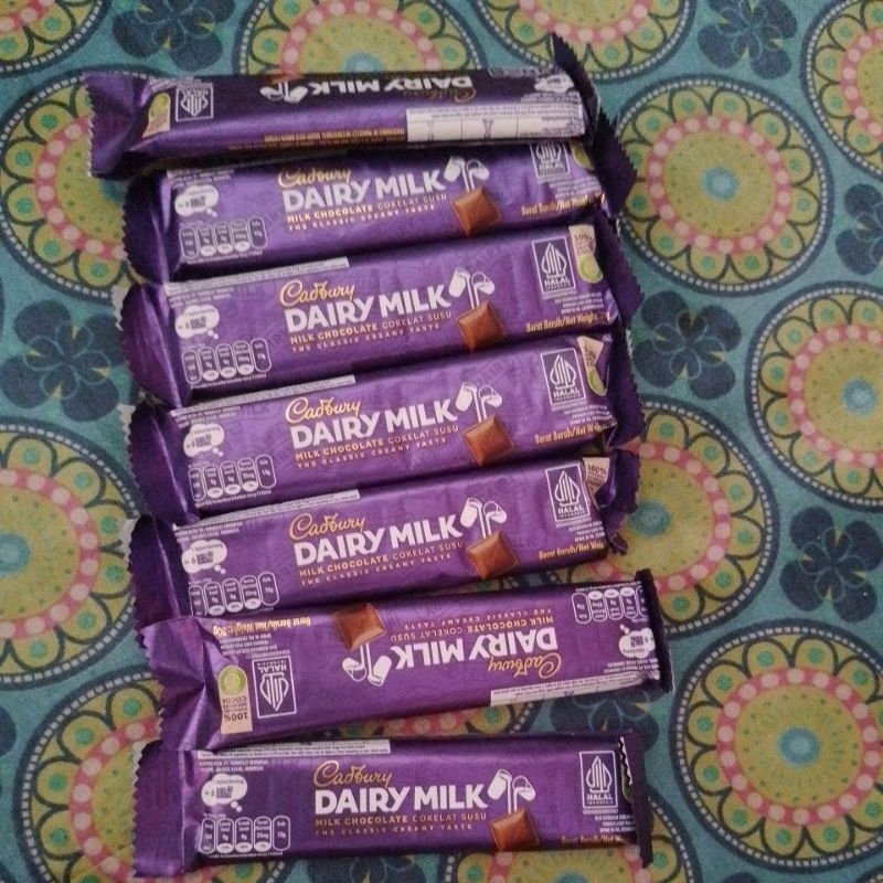 

Cokelat Cadbury daily milk 30gr