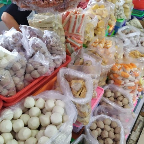 

aneka bakso/siomay/cuanky/seblak di jual per pack/cirambay