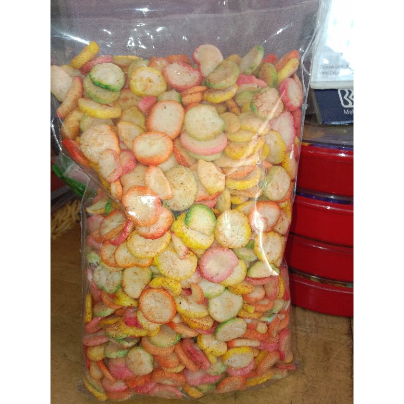 

Kerupuk kancing pedas perbungkus