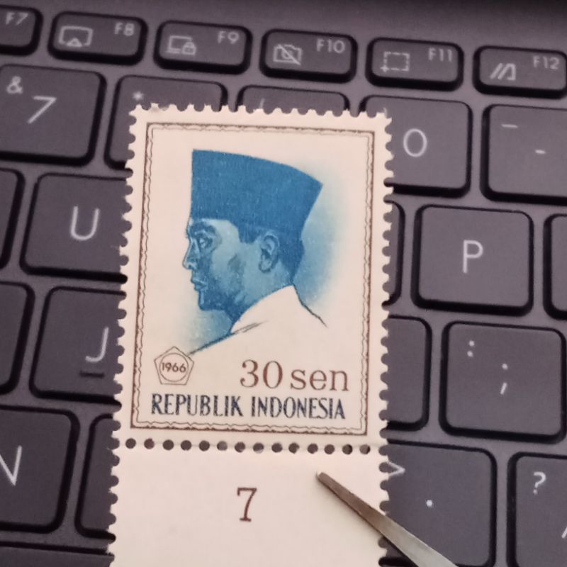 Perangko Kuno Soekarno 30 Sen Mint - Prangko