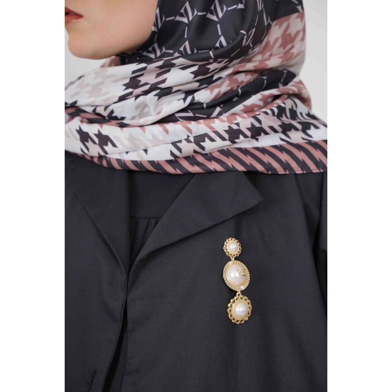 VZ Triple Brooch - Gold