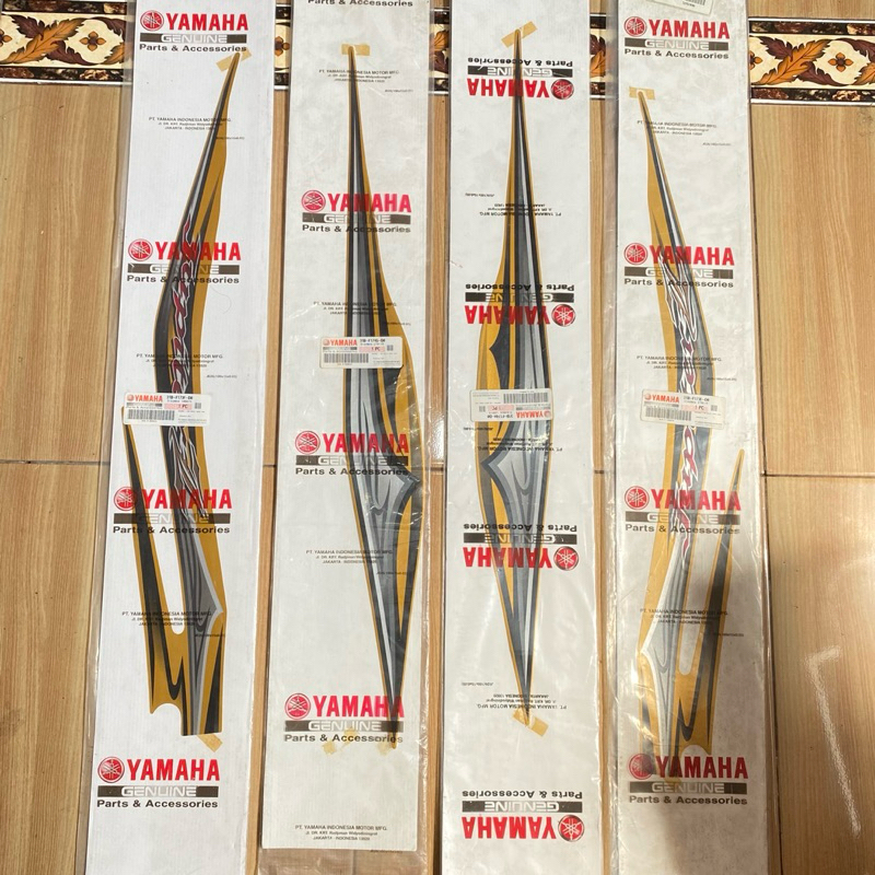 Striping Stiker Body belakang Yamaha Jupiter Z new robot 2011 Gold original YGP