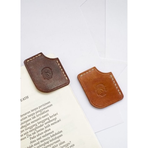 

MARKA Leather Bookmark Vegtan