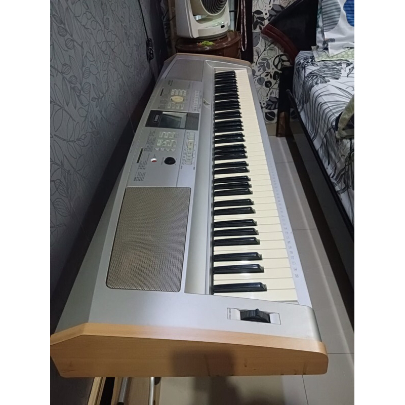 keyboard YAMAHA DGX 505 (LIKE NEW)
