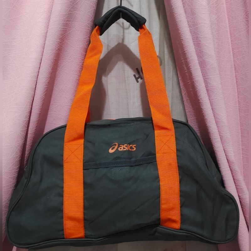 tas olahraga. tas kanvas. tas asics. tas preloved