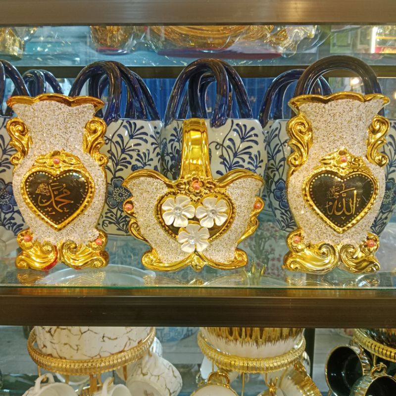 Pajangan keramik Vas