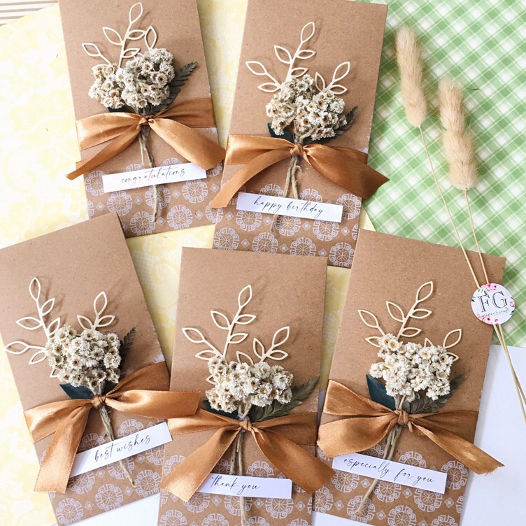 

Amplop Gift Besar 9x17cm Kraft Ribbon Dried Flower by fgpaper