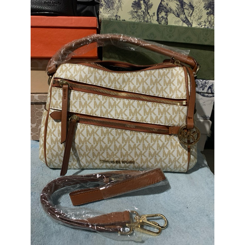 MK003 Tas selempang MK