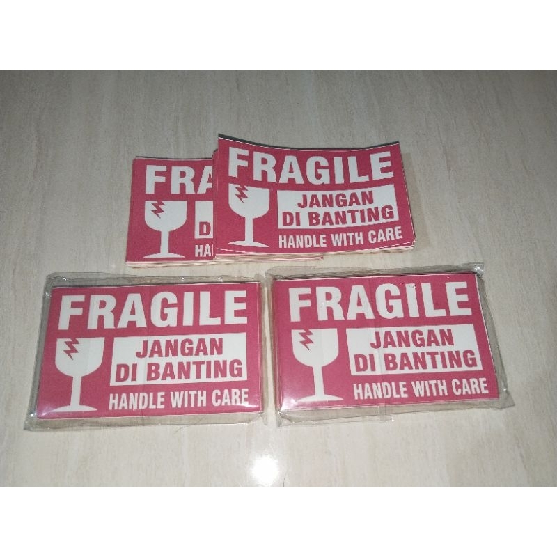 

Sticker Fragile 11 x 7 cm Per Pack isi 10 Pcs