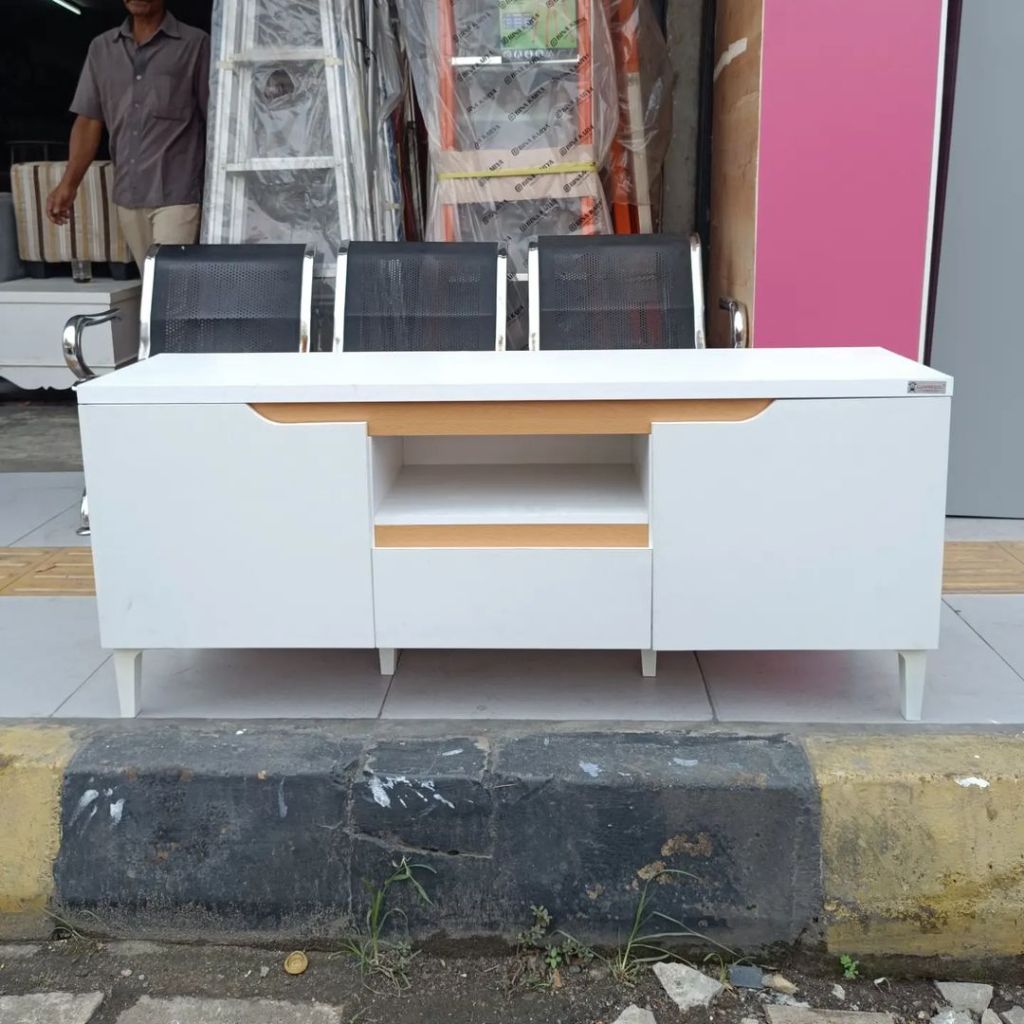 rak tv minimalis//free ongkir cilegon & serang kota
