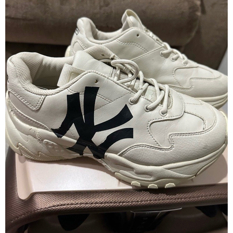 MLB shoes