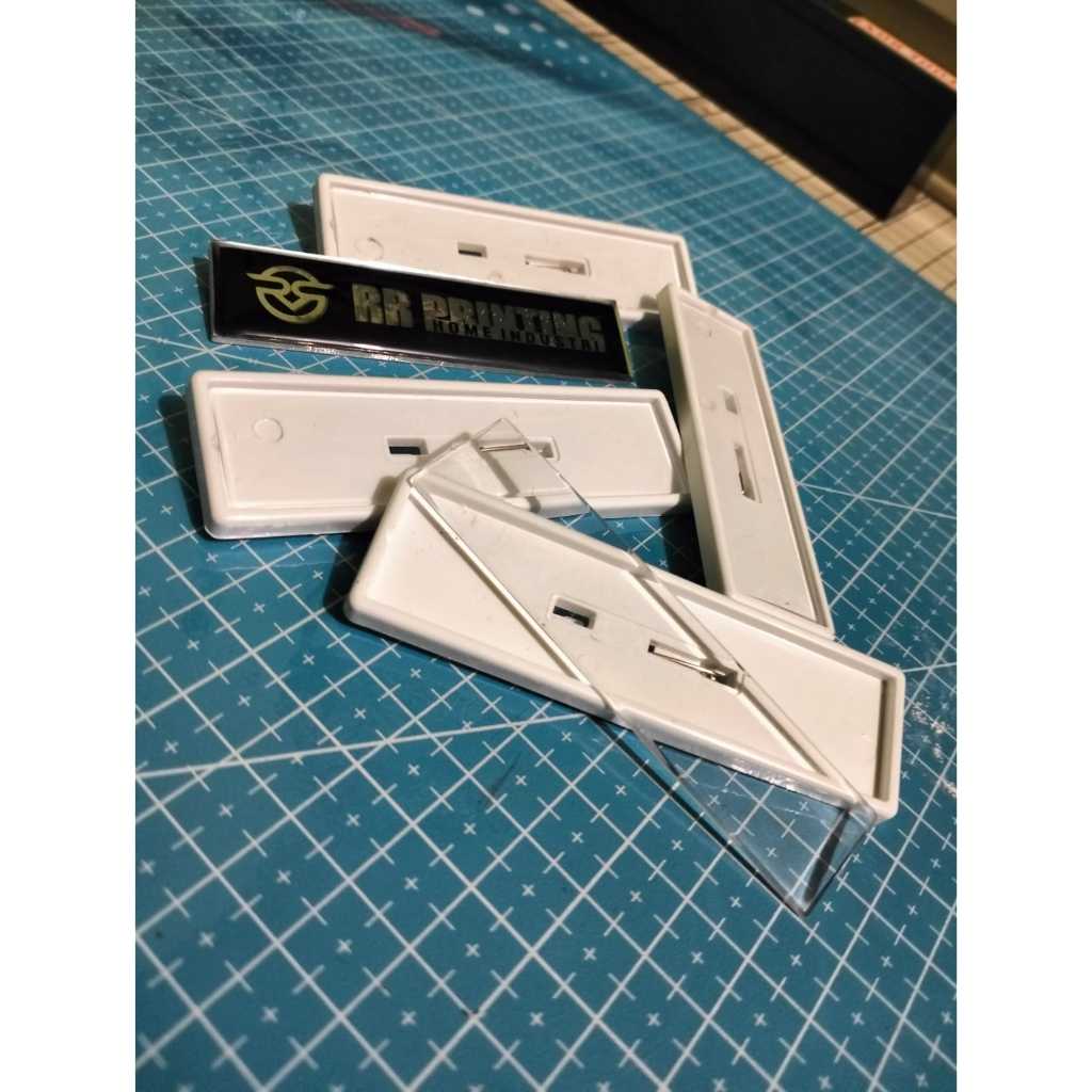

BAHAN PAPAN NAMA DADA/NAME TAG INSERT PAPER
