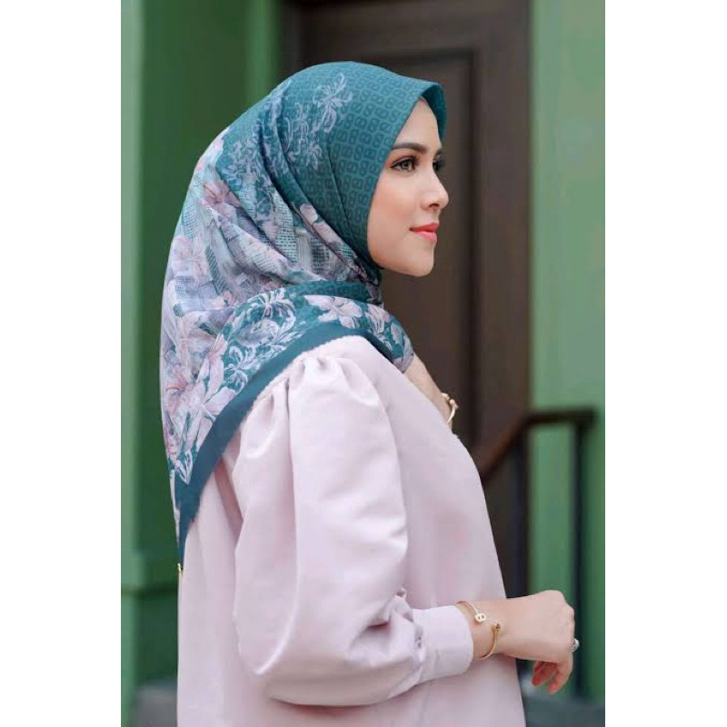 Malaya Series Emerald Buttonscarves