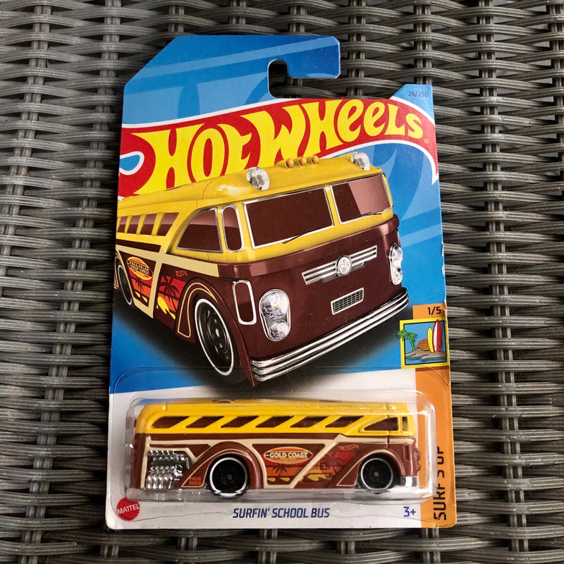 Hot Wheels Surfin School Bus