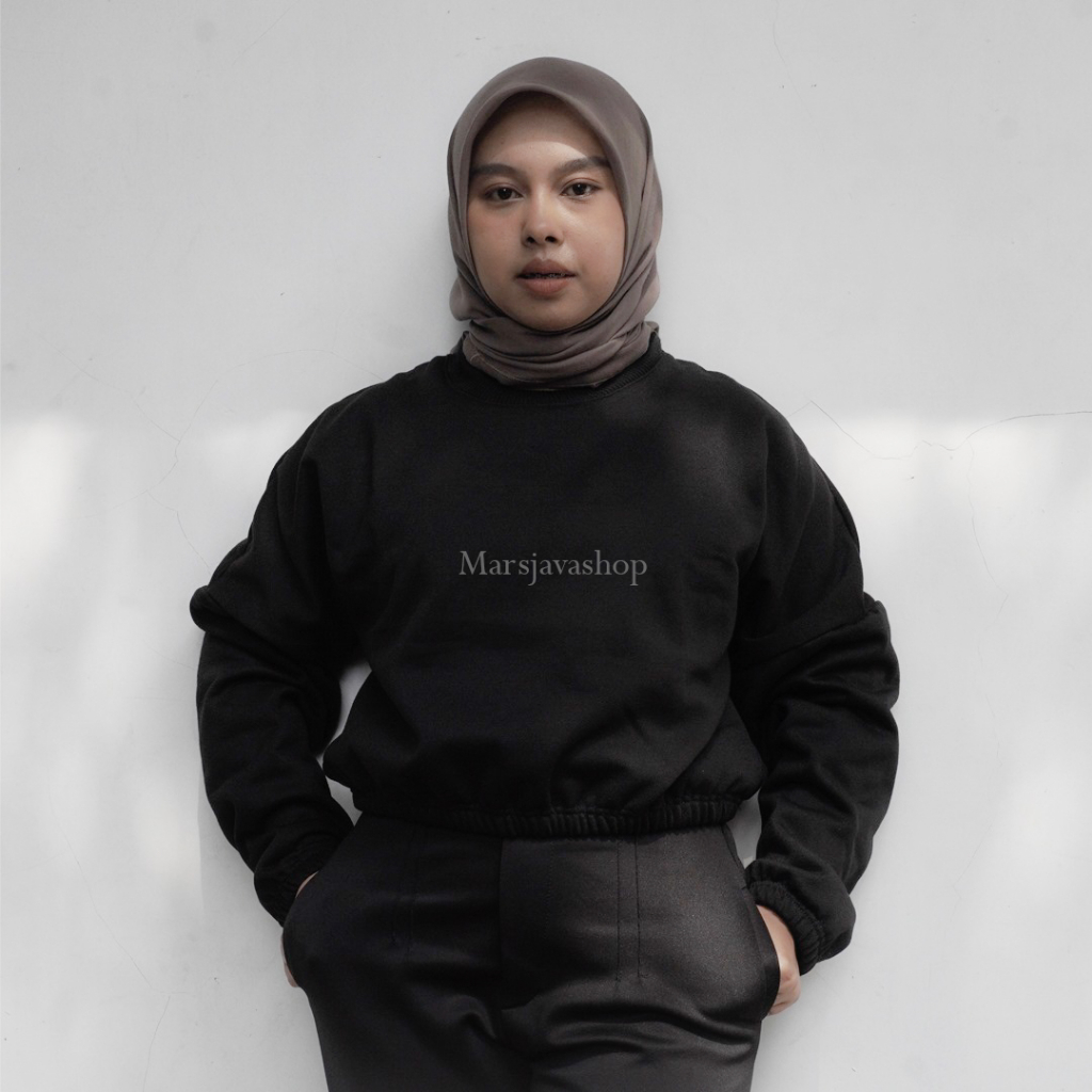 Marsjava - Crewneck Sweater Crop Basic Hitam Polos Wanita Korean Cotton Fleece