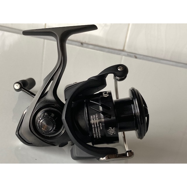 Reel spinning Daiwa Tatula LT2500D-XH